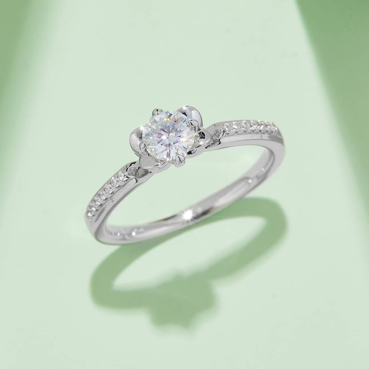 Micro inlaid Tang Yan's S925 silver plated platinum Moissanite women's ring 50 points D-grade